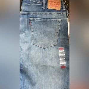 Brand new Levi’s 569 size W38 L32